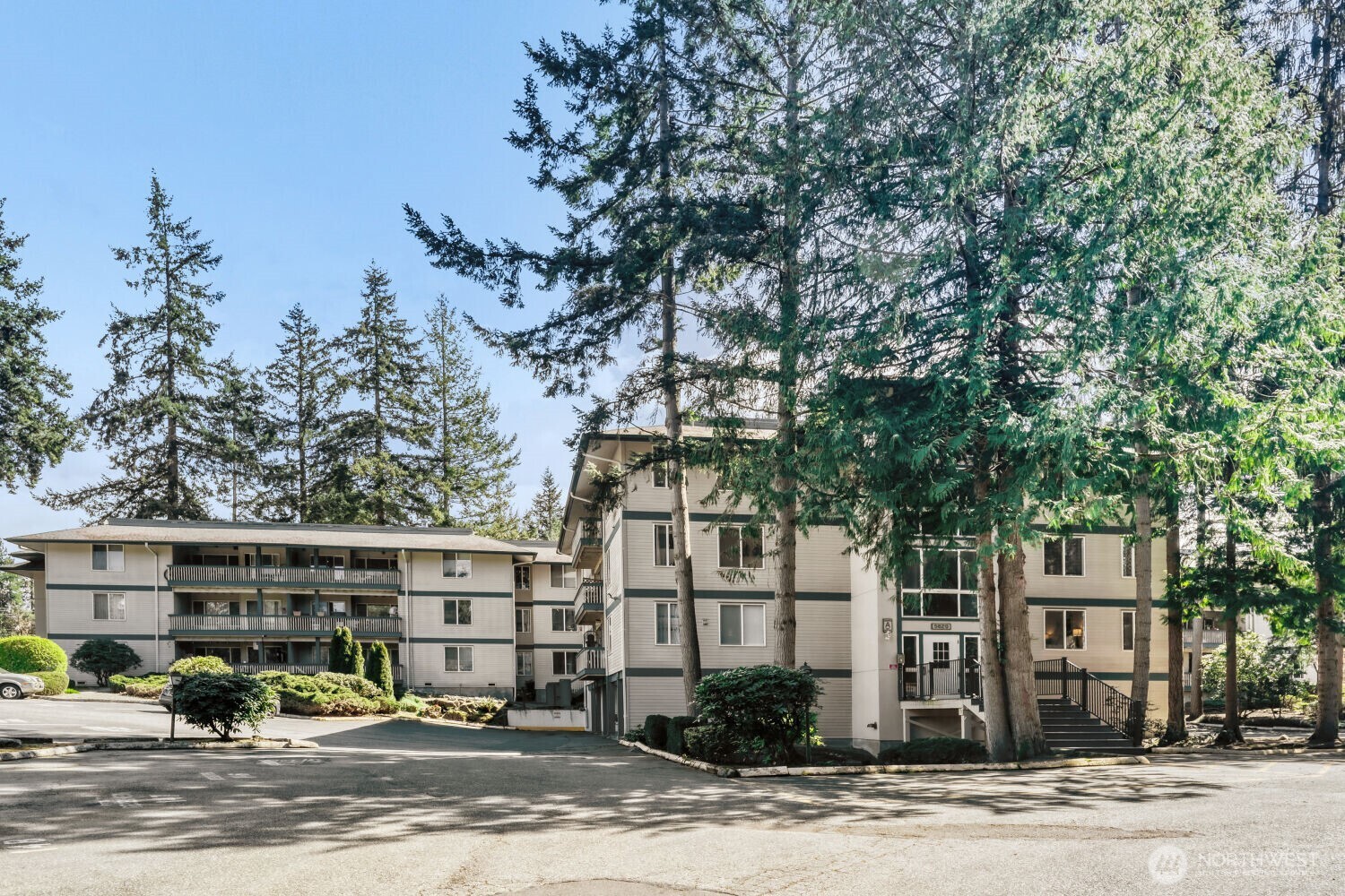 5620 5620 200th Street SW #A101, Lynnwood, WA 98036