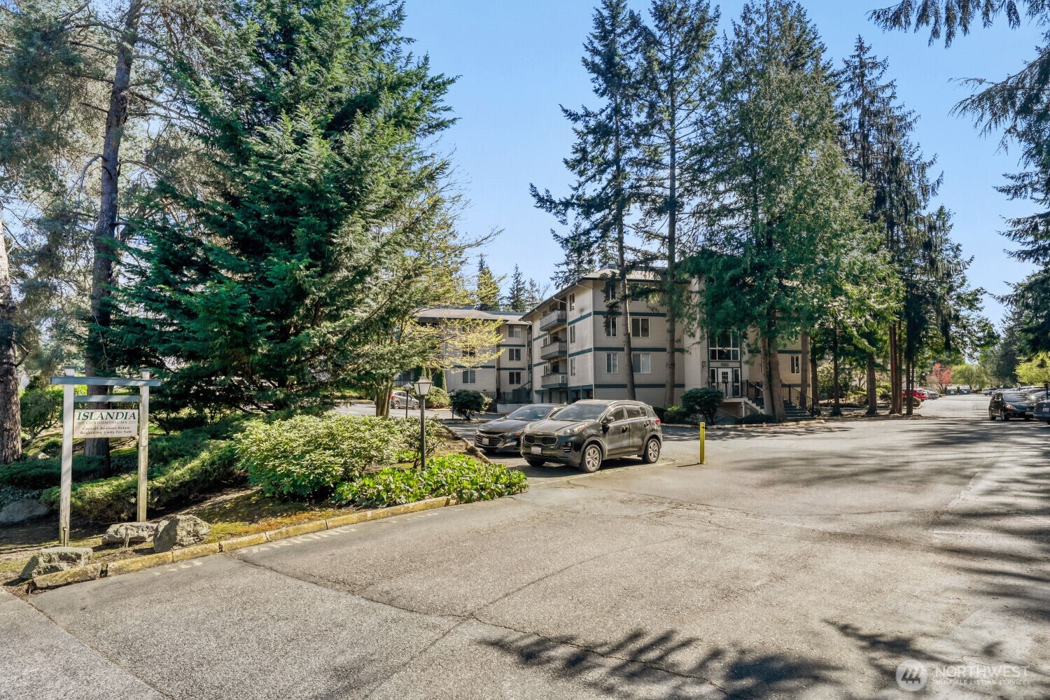 5620 5620 200th Street SW #A101, Lynnwood, WA 98036