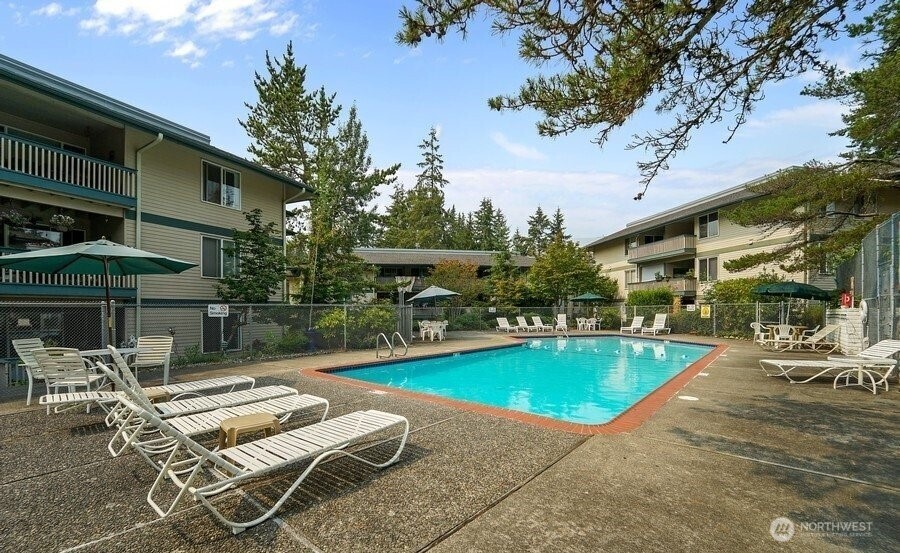 5620 5620 200th Street SW #A101, Lynnwood, WA 98036