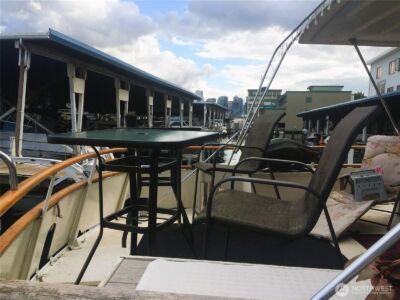 2040 Westlake Avenue N #10, Seattle, WA 98109 - Photo 2