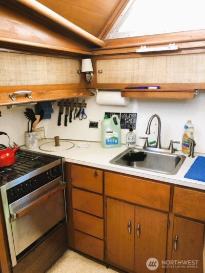 2040 Westlake Avenue N #10, Seattle, WA 98109 - Photo 6