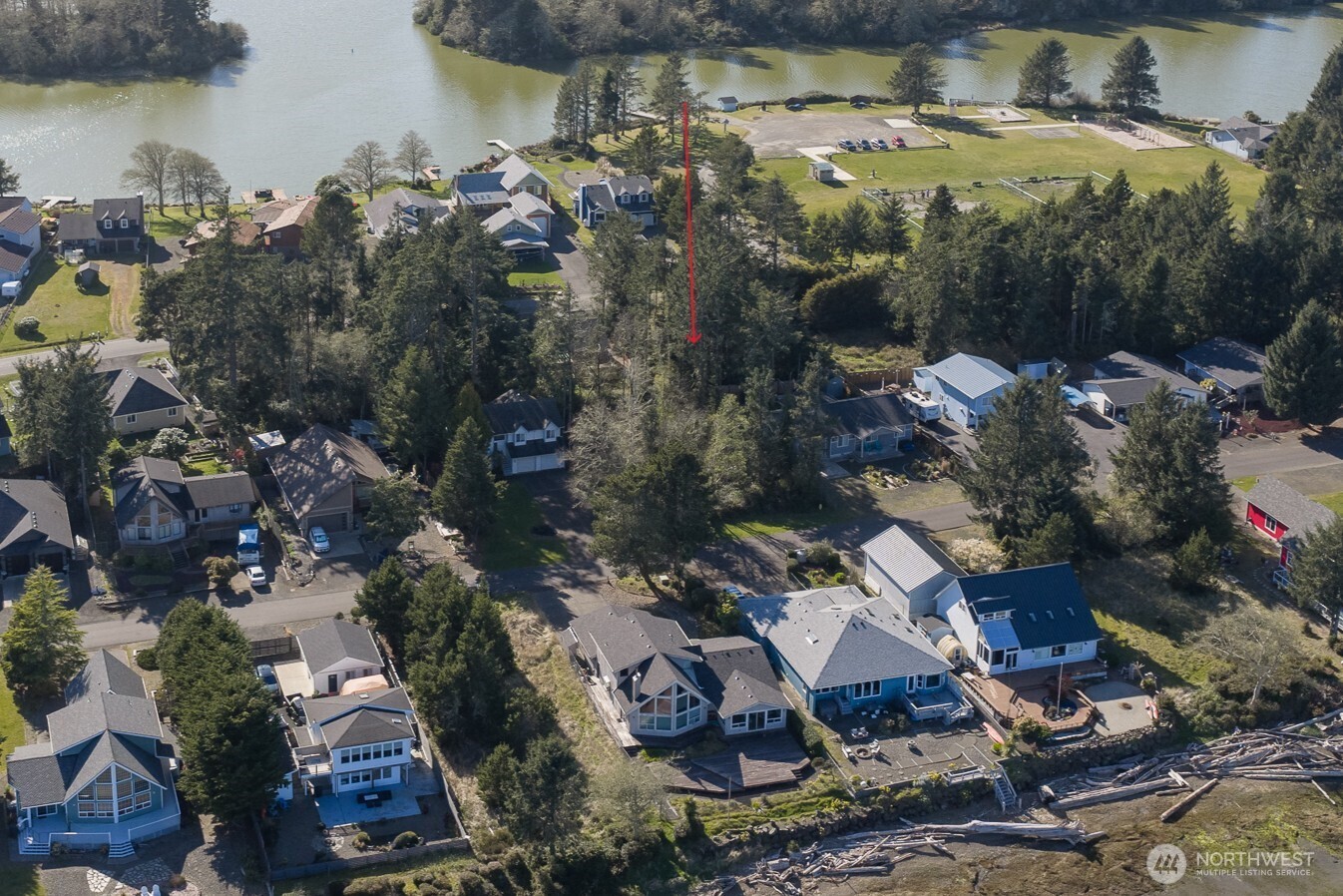 569 SE Chinook Avenue , Ocean Shores, WA 98569-9714