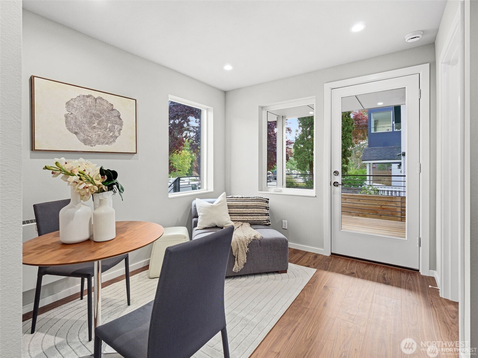 4464 Midvale Avenue N, Seattle, WA 98103