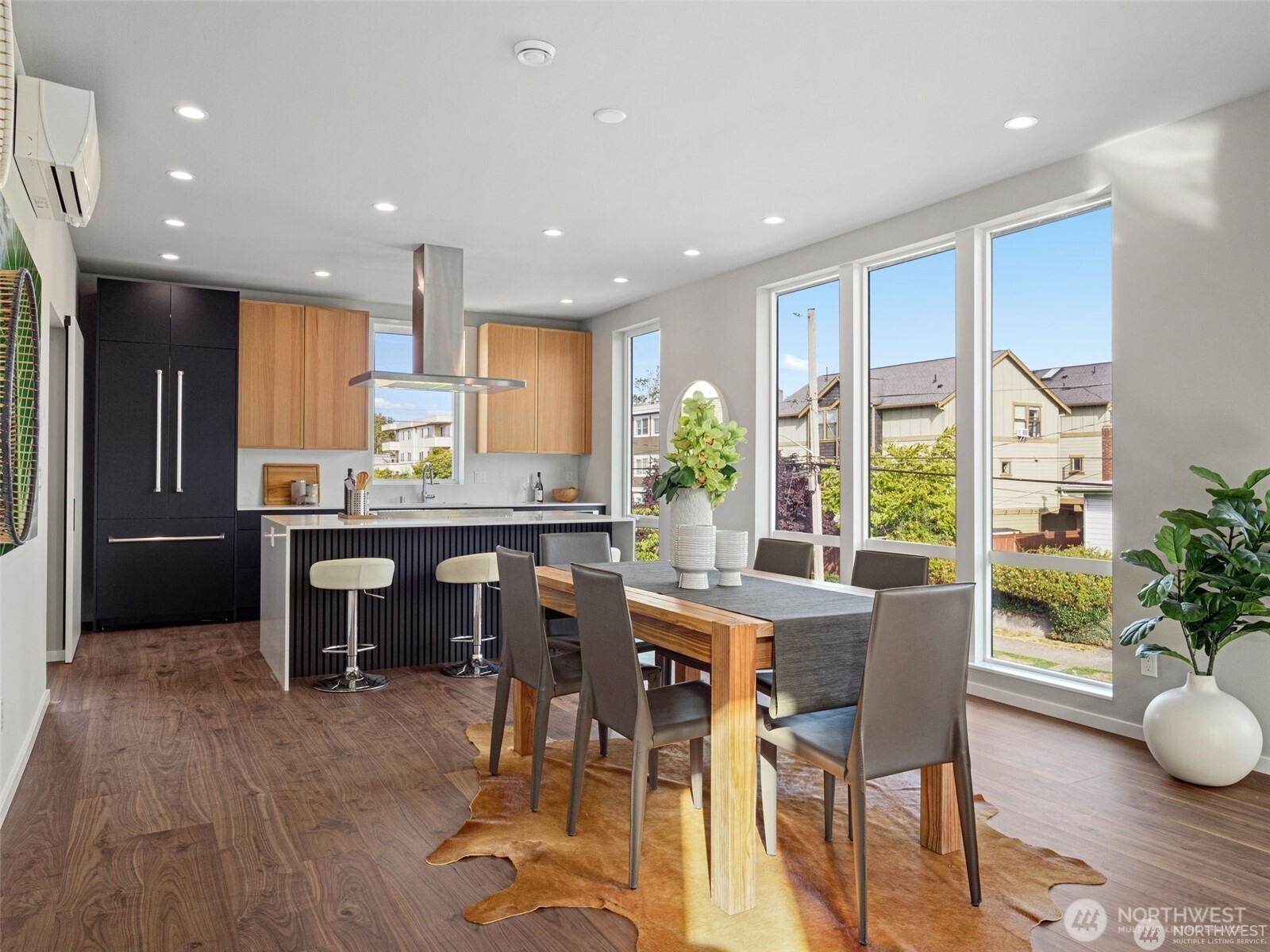 4464 Midvale Avenue N, Seattle, WA 98103