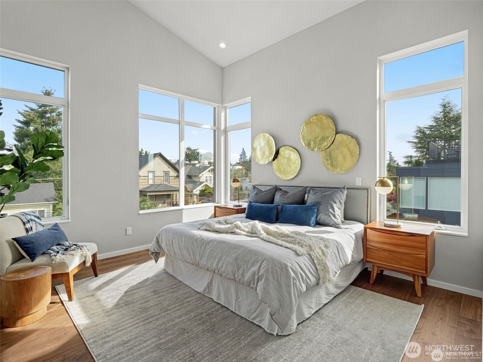 4464 Midvale Avenue N, Seattle, WA 98103