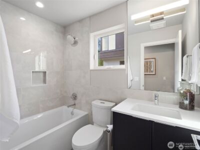 4464 Midvale Avenue N, Seattle, WA 98103 - Photo 7