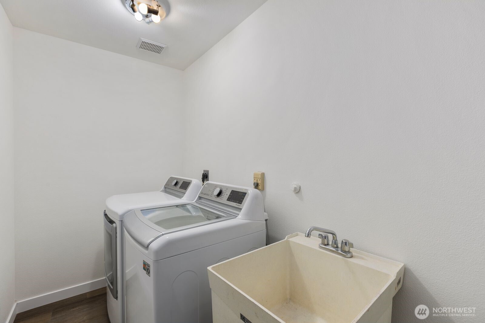15511 35th Avenue W #H, Lynnwood, WA 98087