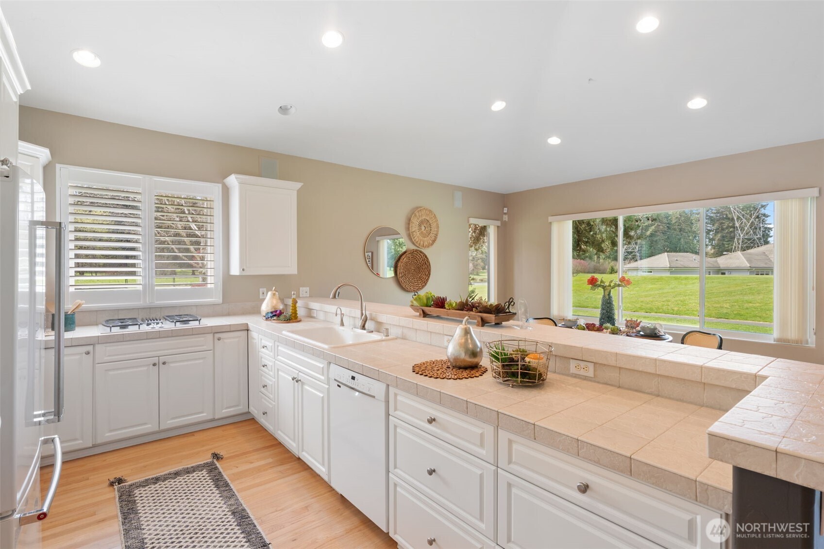 7007 Fairway Lane SE, Olympia, WA 98501-7127