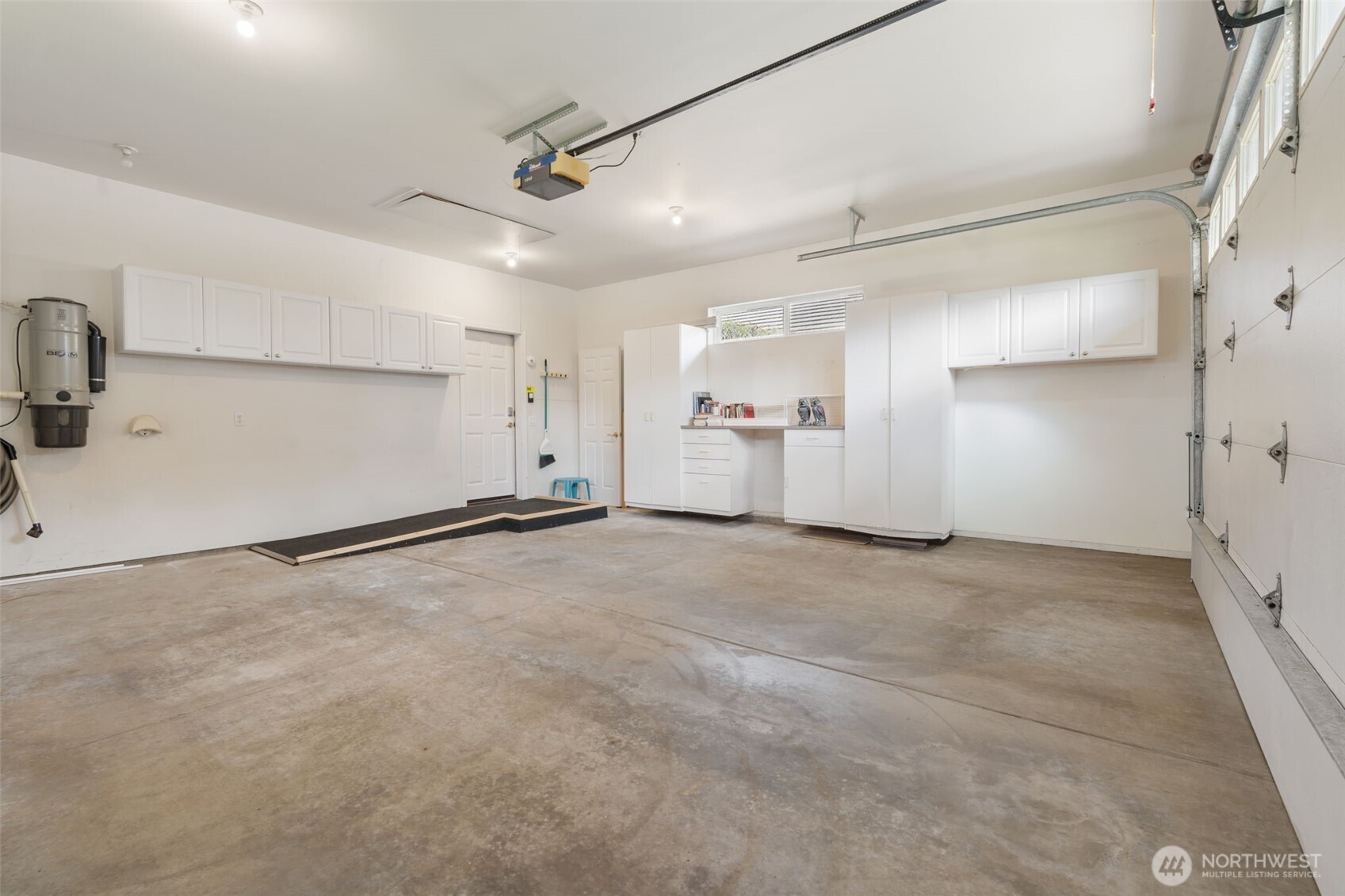 7007 Fairway Lane SE, Olympia, WA 98501-7127