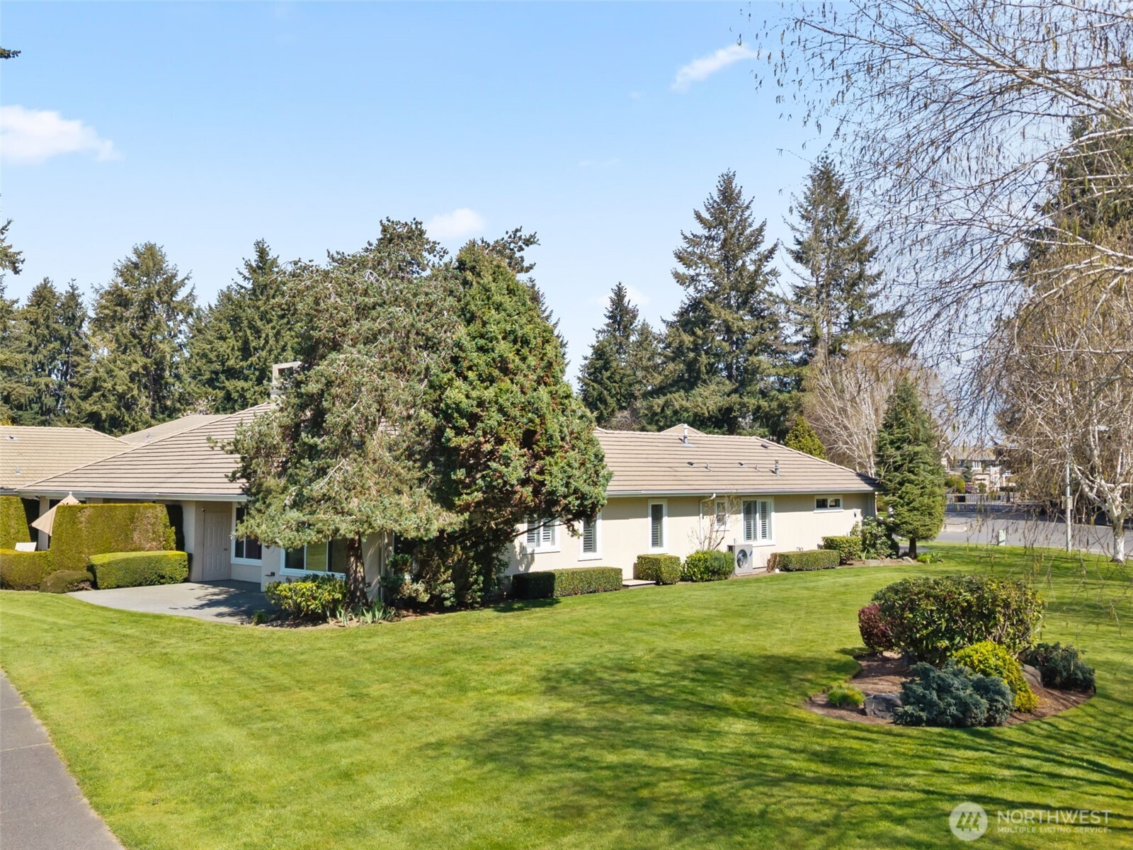 7007 Fairway Lane SE, Olympia, WA 98501-7127
