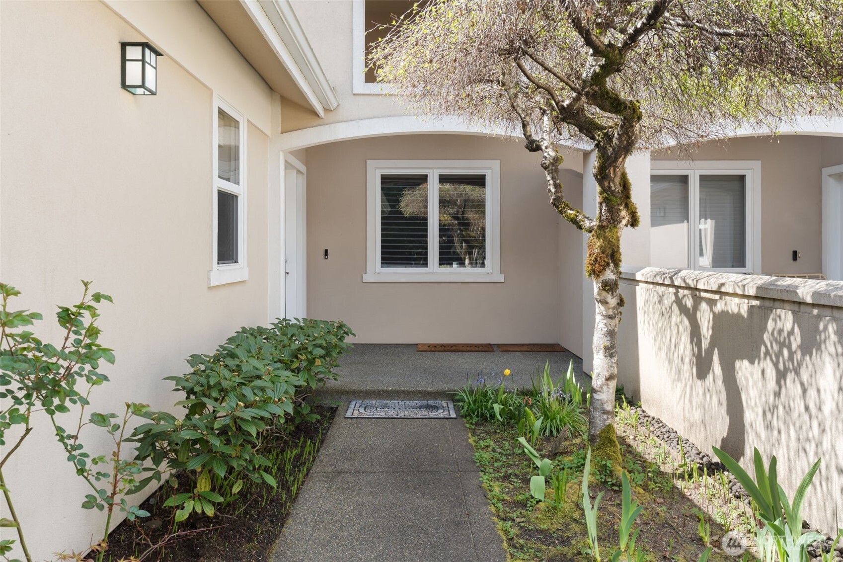 7007 Fairway Lane SE, Olympia, WA 98501-7127