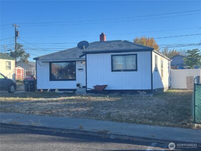 321 W Loop Drive , Moses Lake, WA 98837