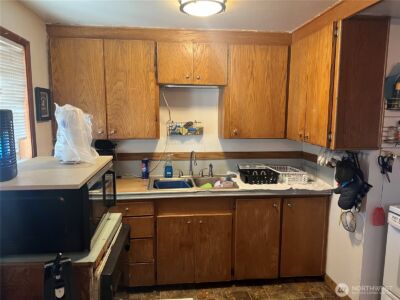 321 W Loop Drive , Moses Lake, WA 98837 - Photo 5
