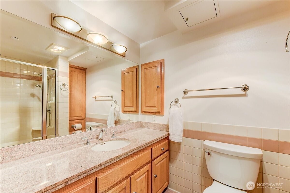 1527 California Avenue SW #301, Seattle, WA 98116