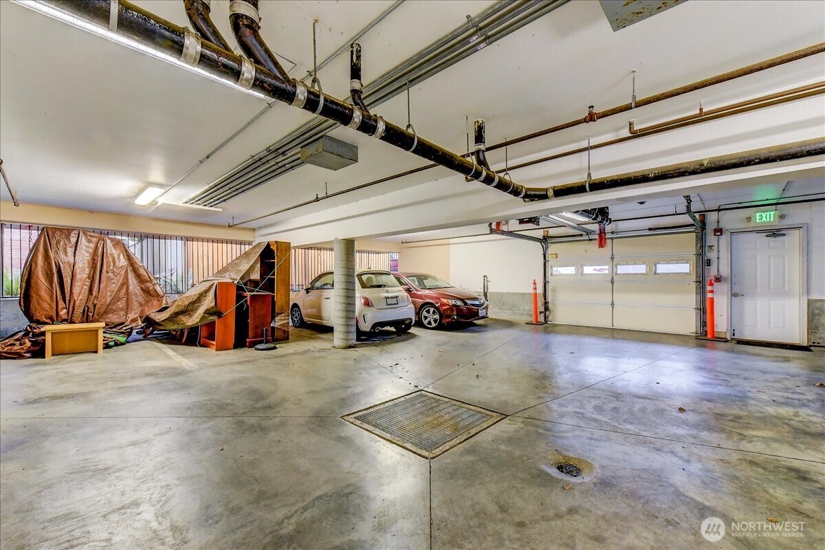 1527 California Avenue SW #301, Seattle, WA 98116