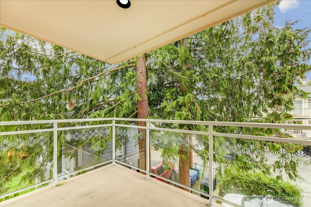 1527 California Avenue SW #301, Seattle, WA 98116