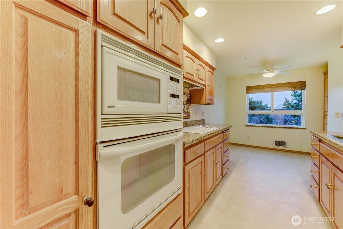 1527 California Avenue SW #301, Seattle, WA 98116