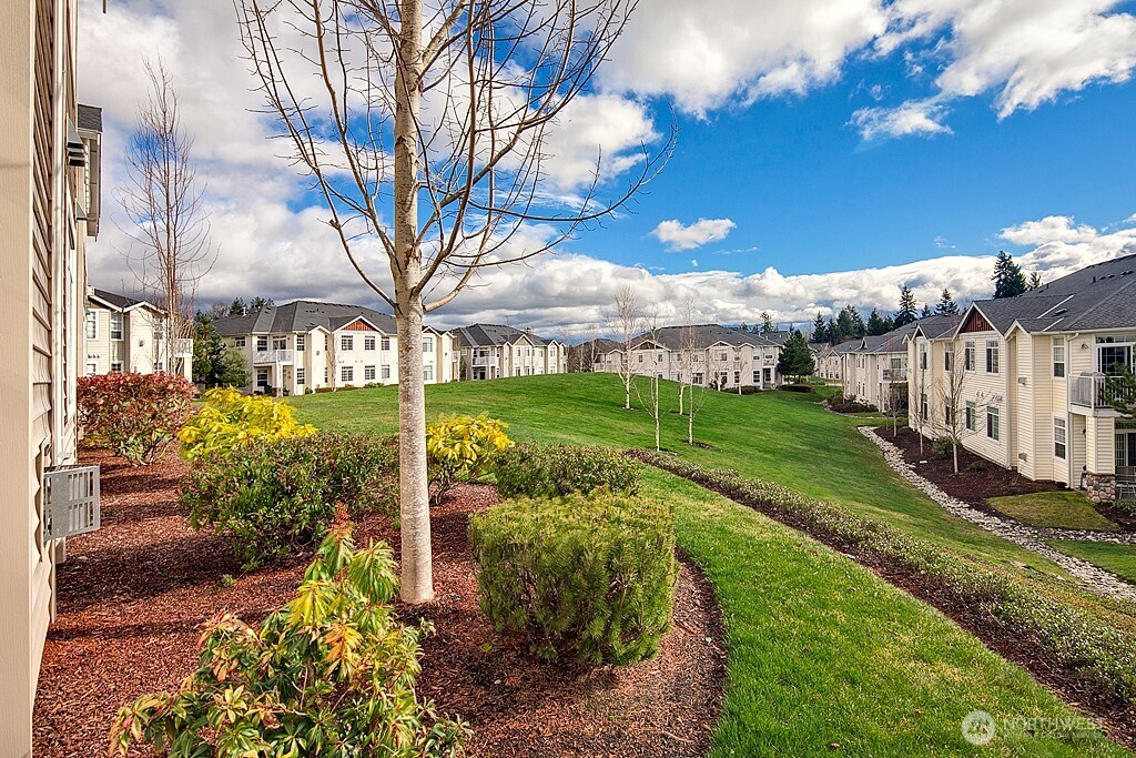 1855 Trossachs Boulevard SE #2402, Sammamish, WA 98075