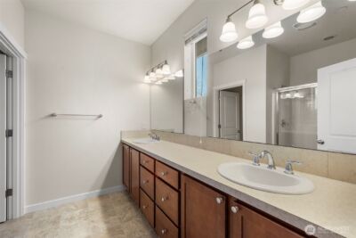 1451 NE Park Drive , Issaquah, WA 98029 - Photo 16