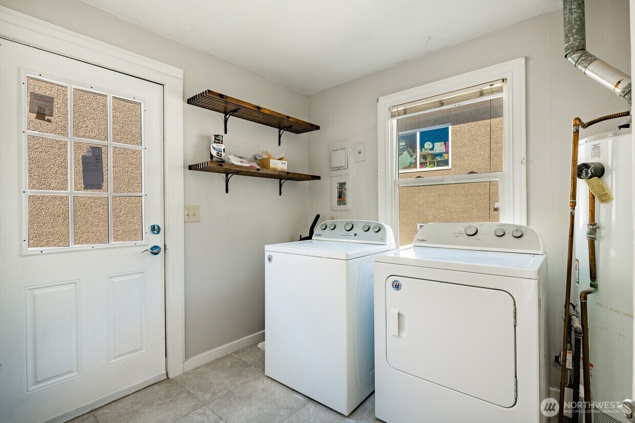 549 Cherry Street , Blaine, WA 98230