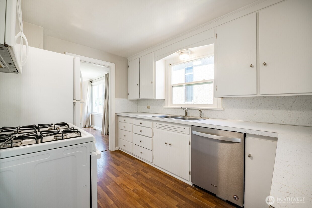 549 Cherry Street , Blaine, WA 98230