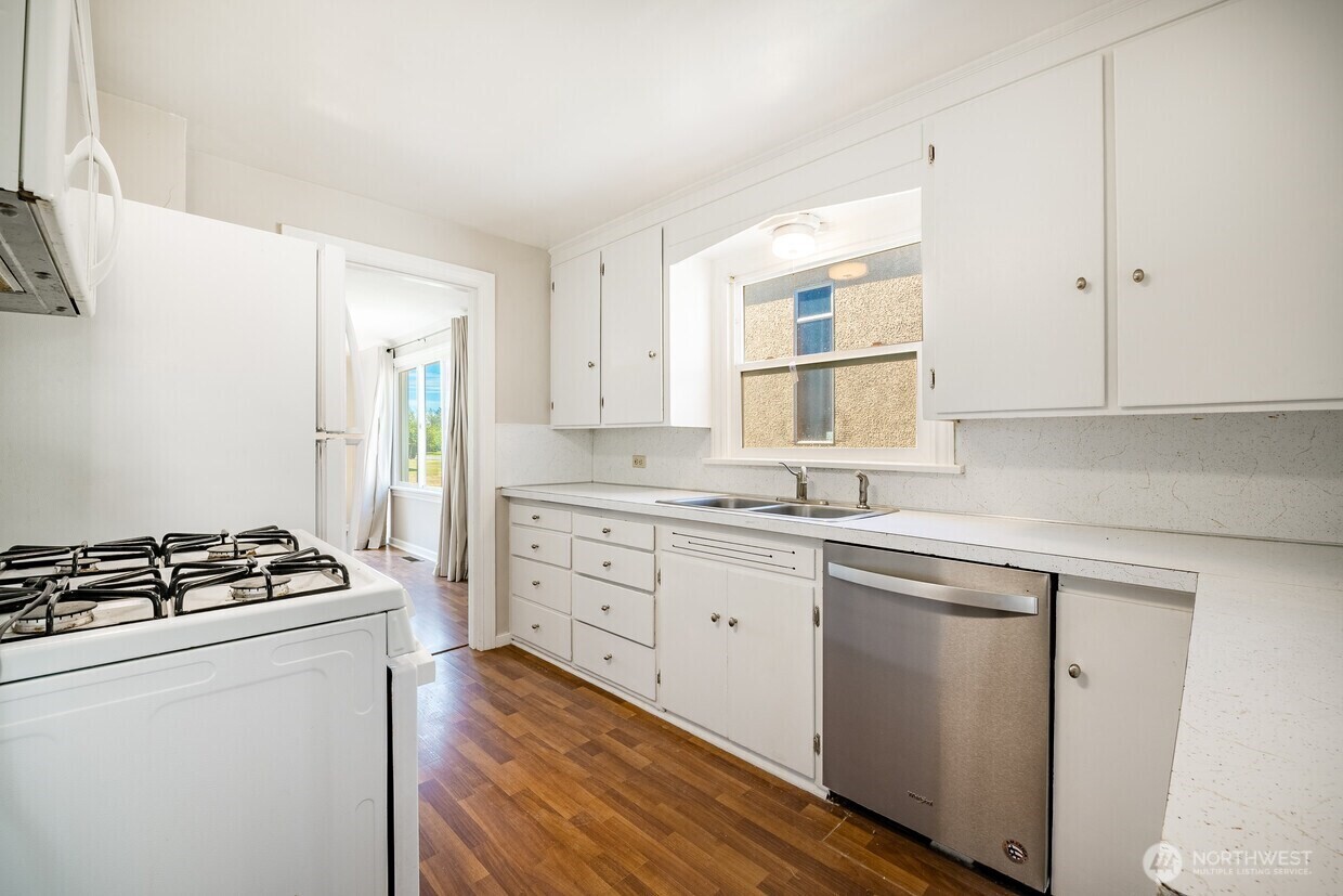 549 Cherry Street , Blaine, WA 98230
