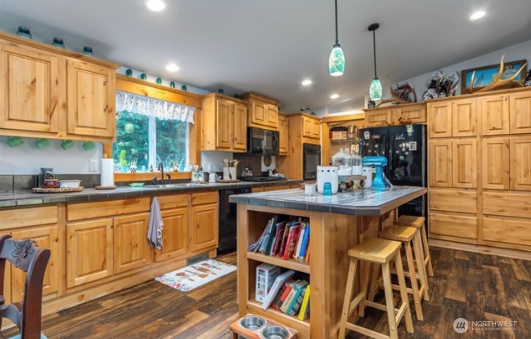 129 Cougar Drive , Packwood, WA 98361