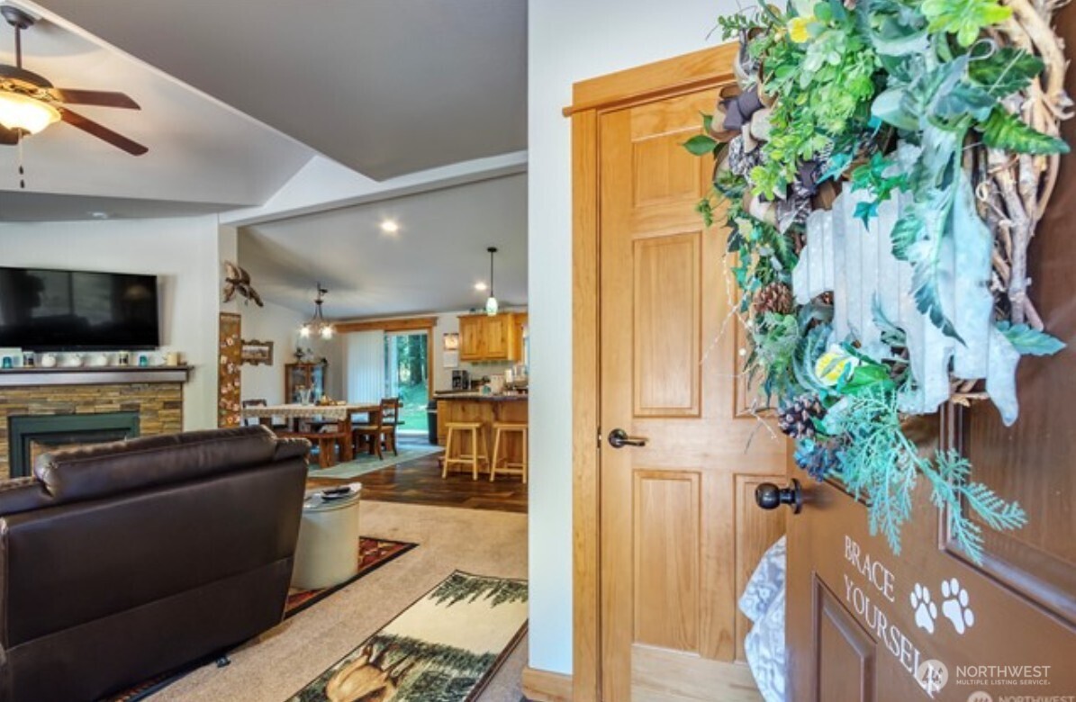129 Cougar Drive , Packwood, WA 98361