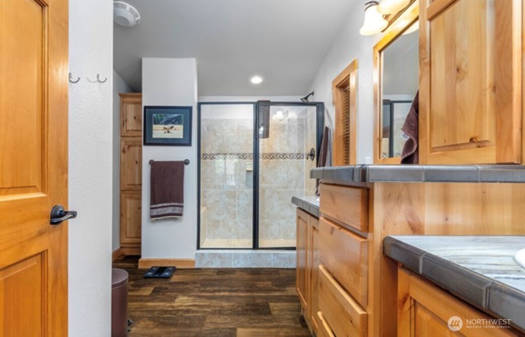 129 Cougar Drive , Packwood, WA 98361