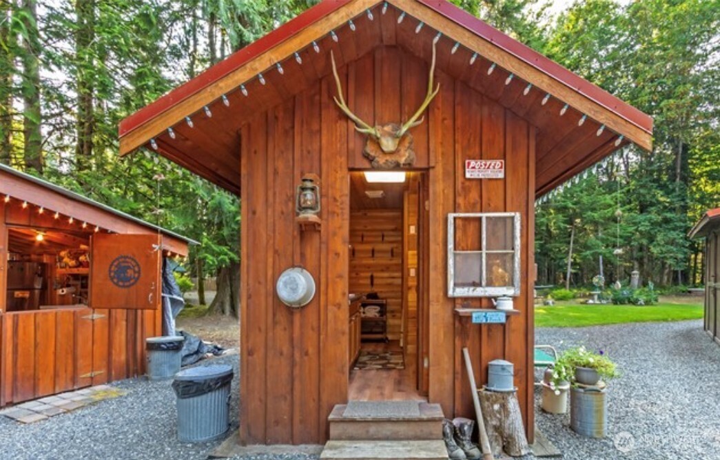 129 Cougar Drive , Packwood, WA 98361