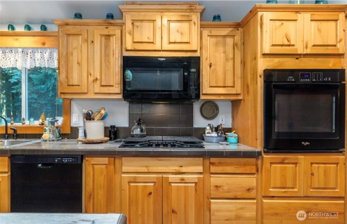 129 Cougar Drive , Packwood, WA 98361