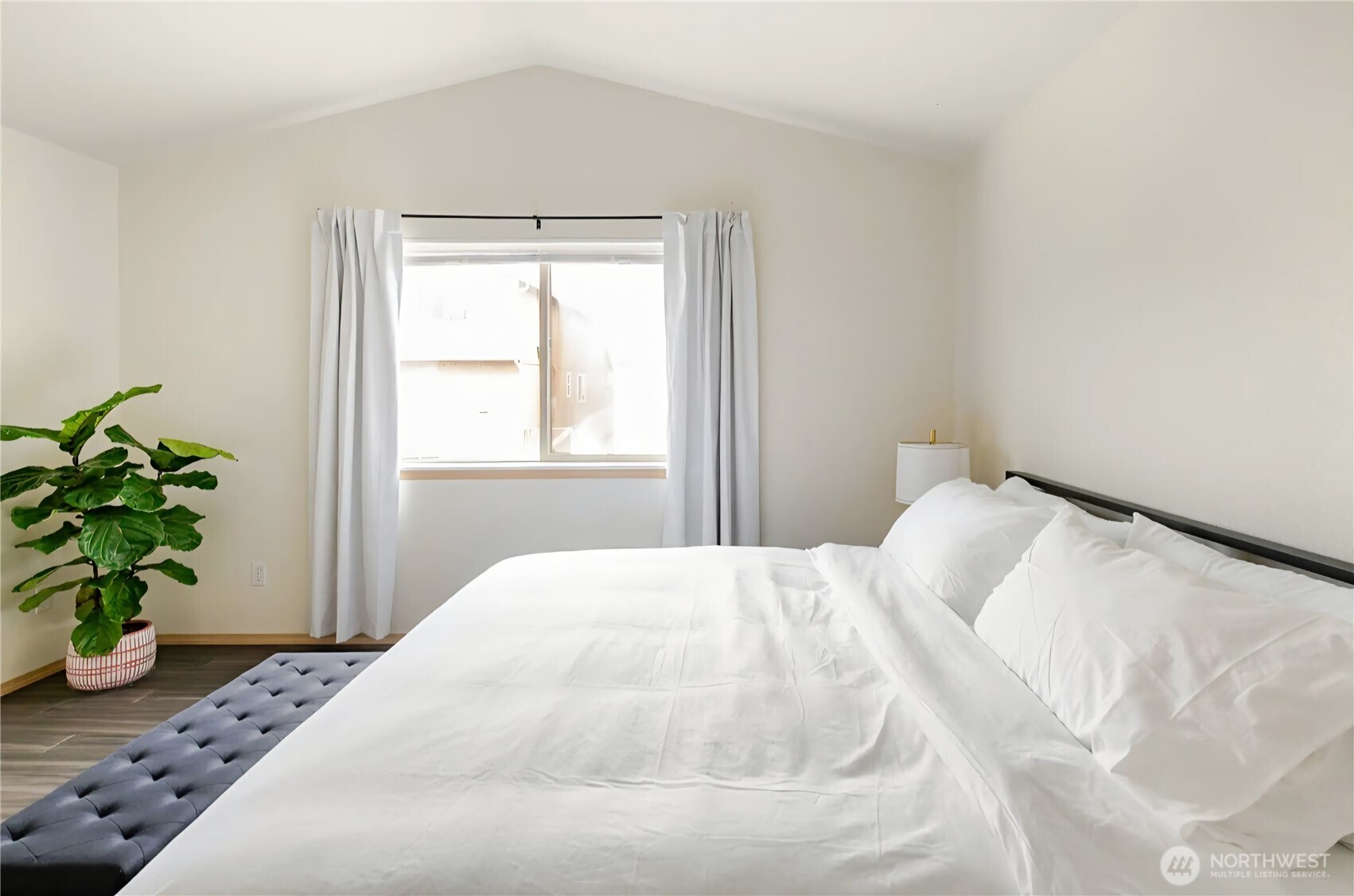 10047 17th Avenue SW, Seattle, WA 98146