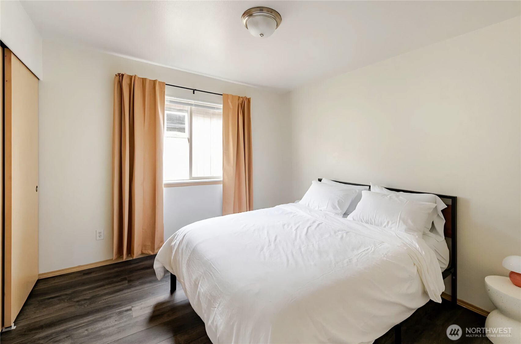 10047 17th Avenue SW, Seattle, WA 98146