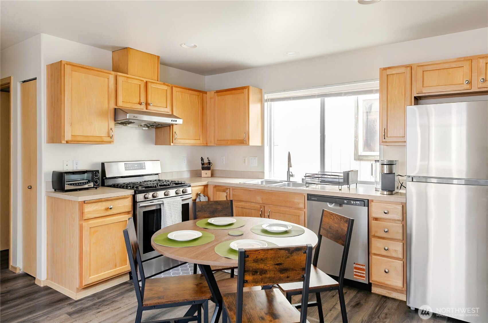 10047 17th Avenue SW, Seattle, WA 98146