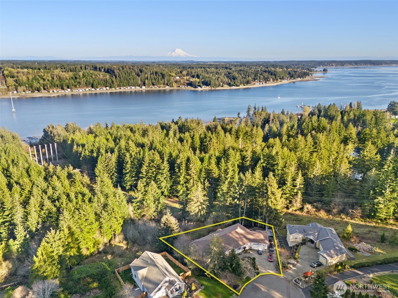 341 E Rainier Court , Allyn, WA 98524