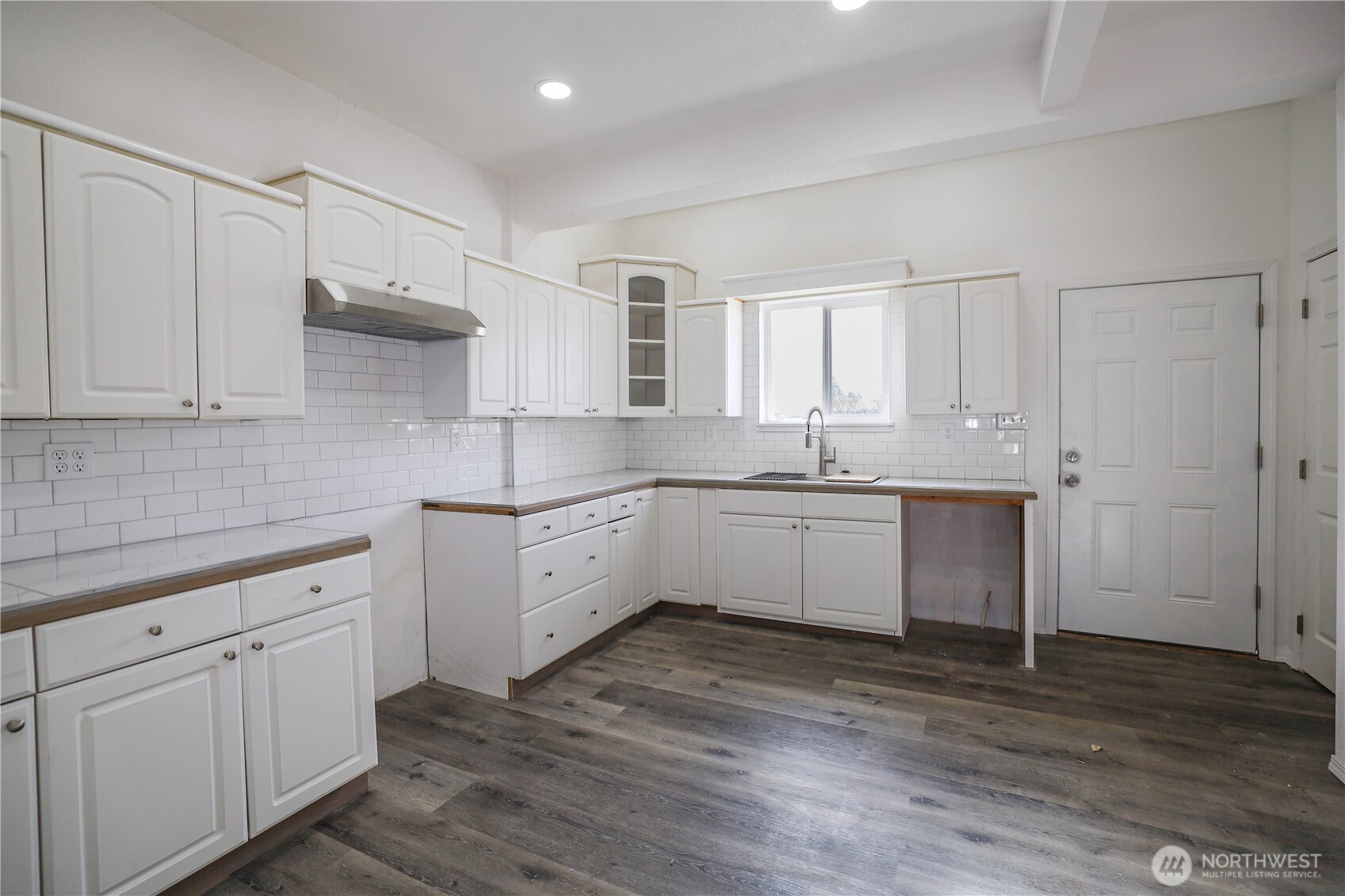 1114 Wheeler Avenue , Hoquiam, WA 98550
