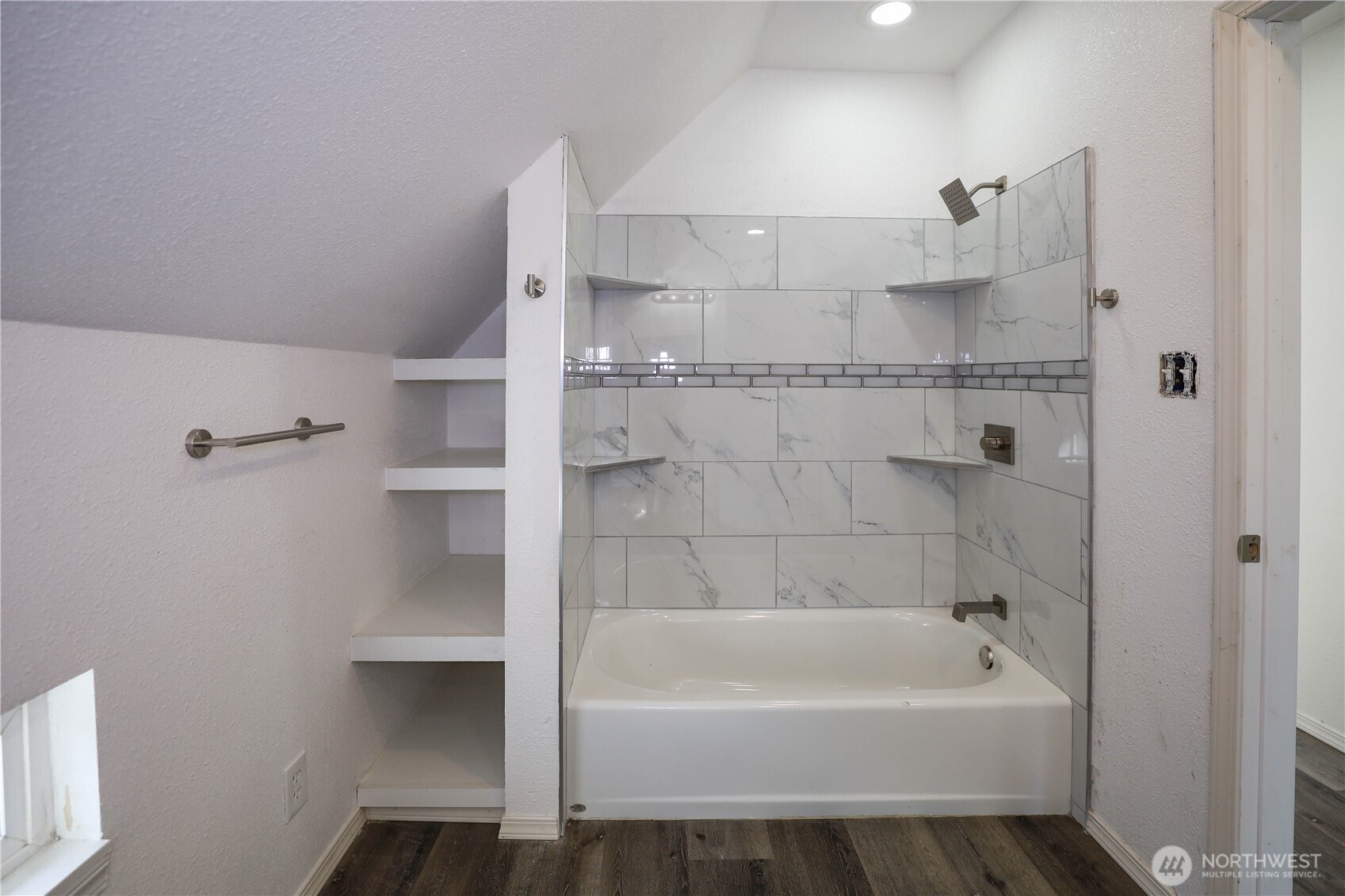 1114 Wheeler Avenue , Hoquiam, WA 98550