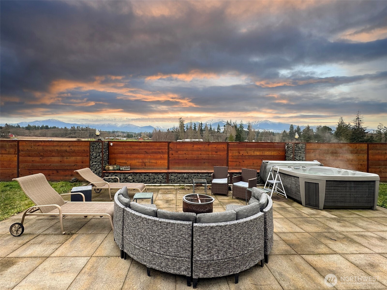 127 Lake Farm Road , Port Angeles, WA 98362