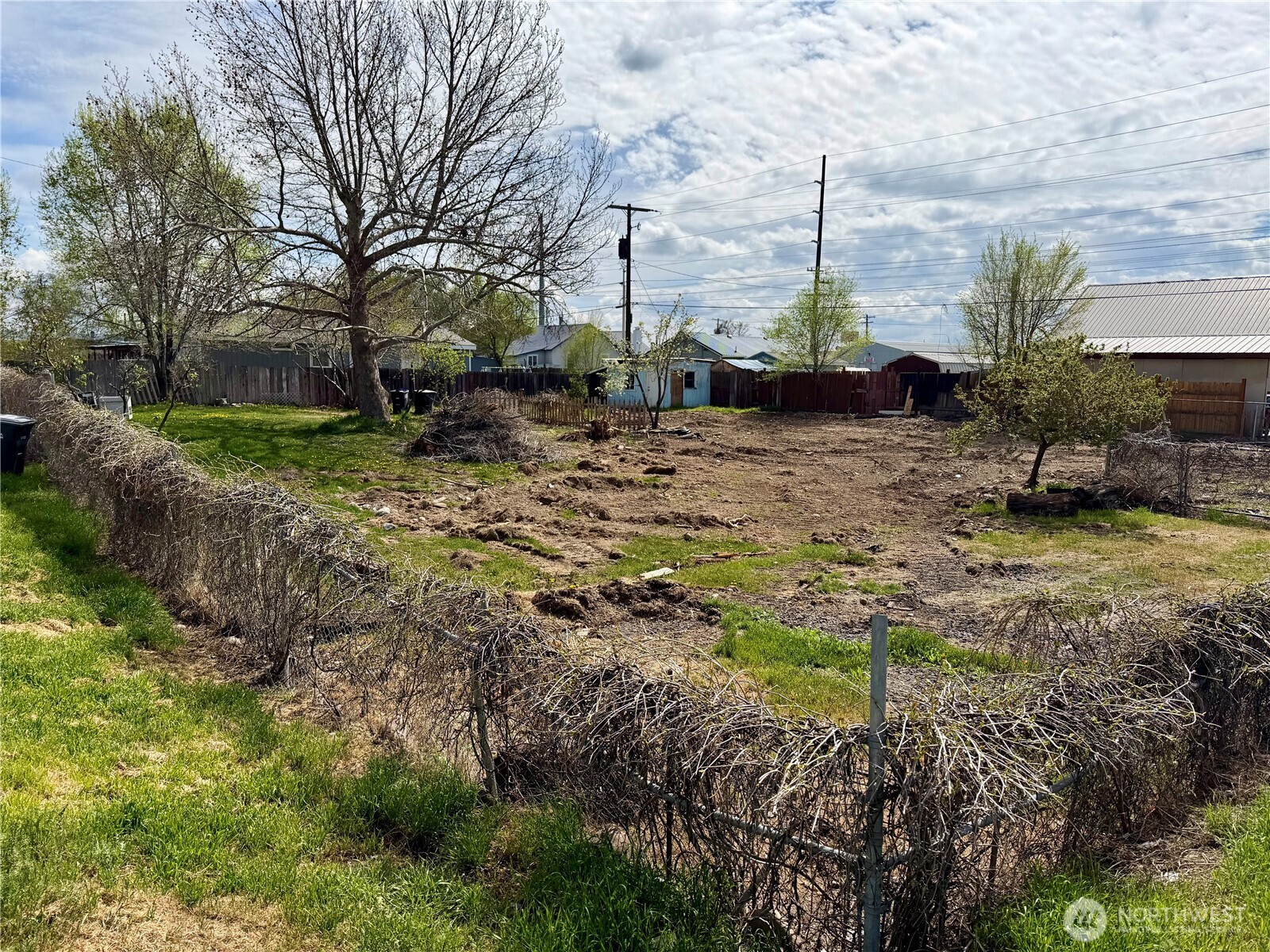 9917 NE Highland Dr , Moses Lake, WA 98837