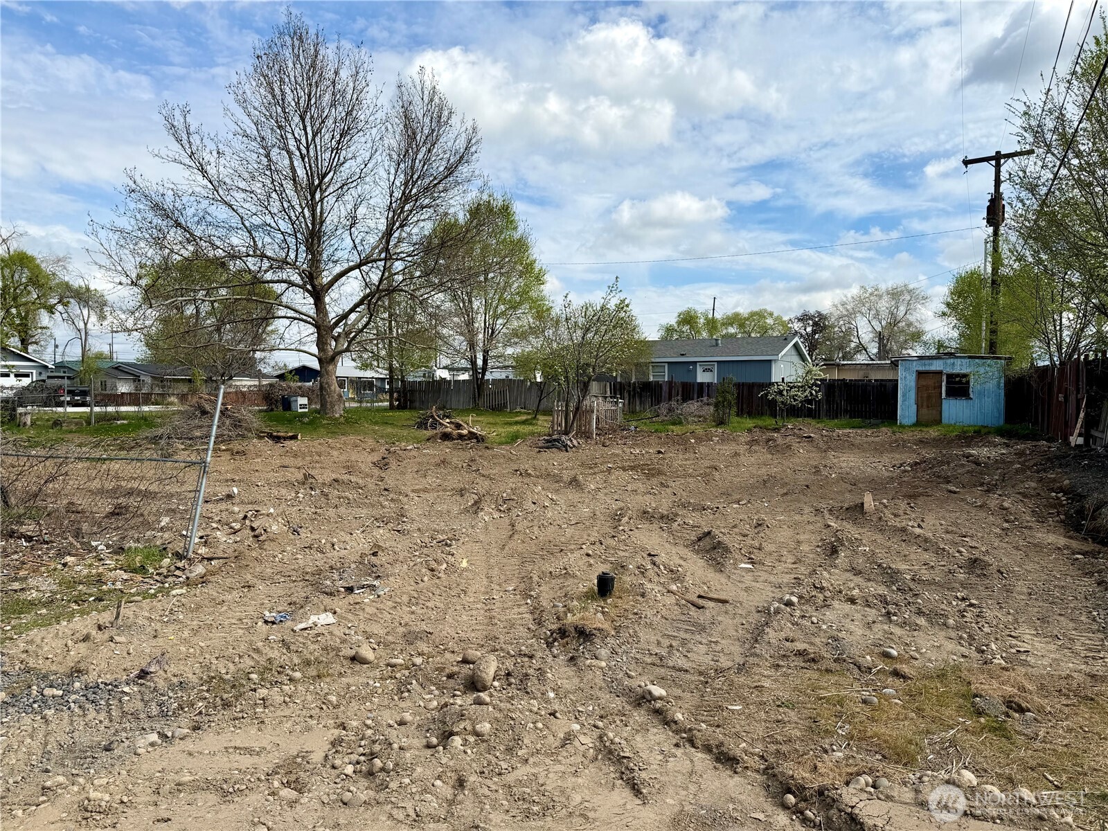 9917 NE Highland Dr , Moses Lake, WA 98837