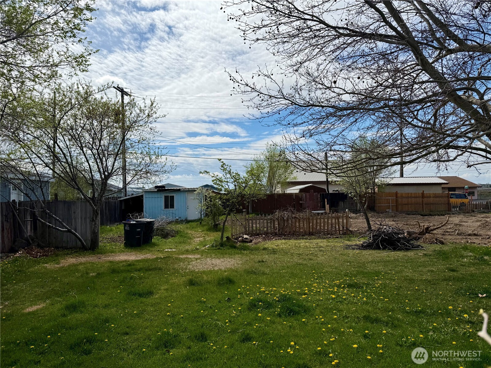9917 NE Highland Dr , Moses Lake, WA 98837