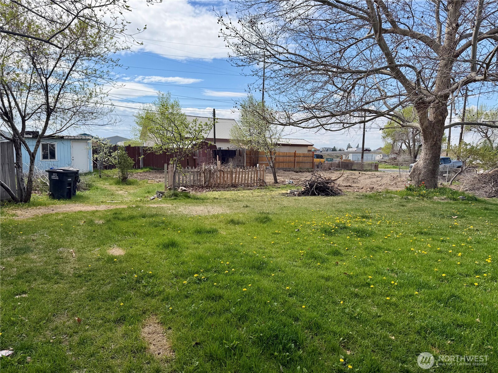 9917 NE Highland Dr , Moses Lake, WA 98837
