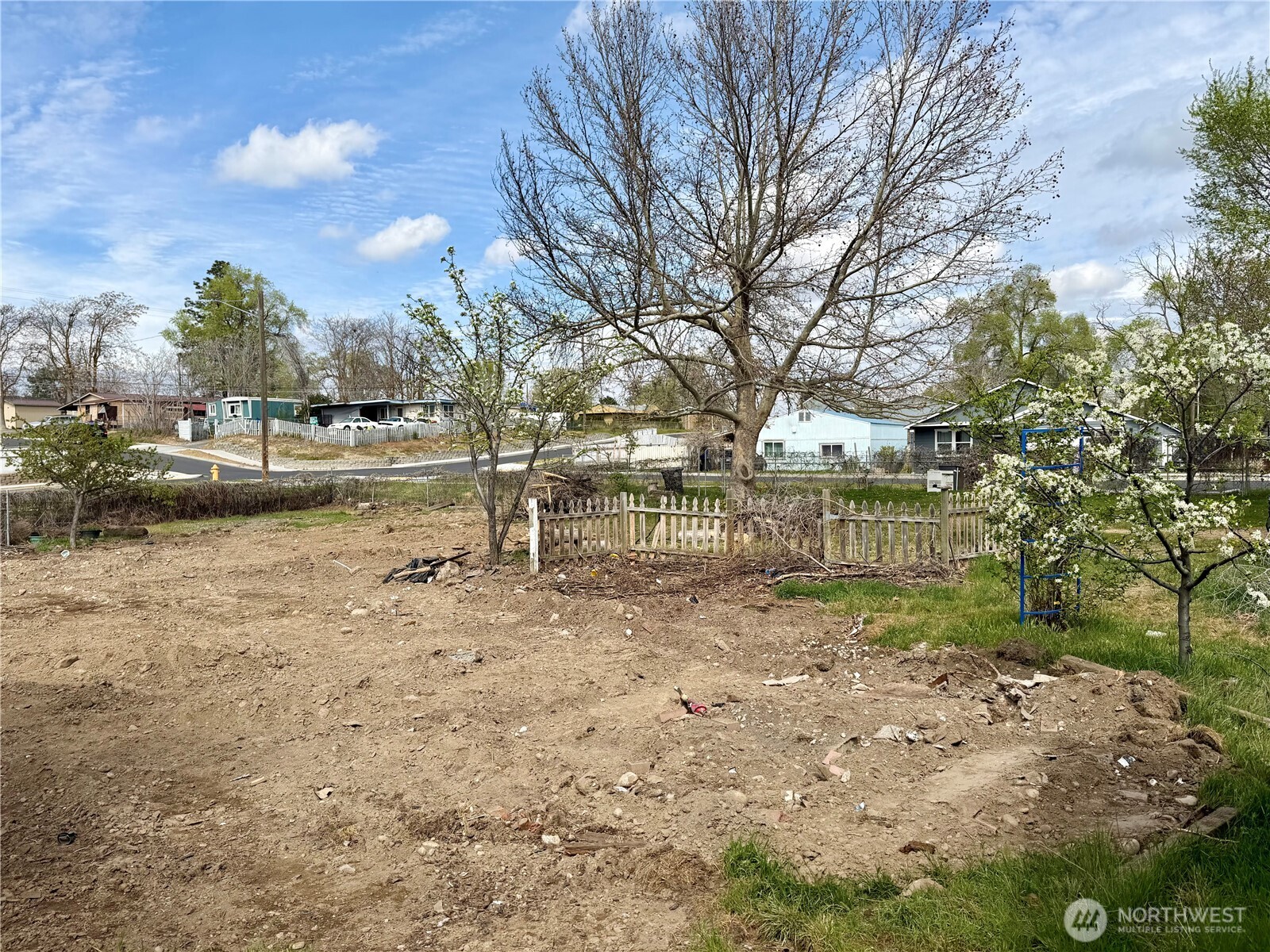 9917 NE Highland Dr , Moses Lake, WA 98837