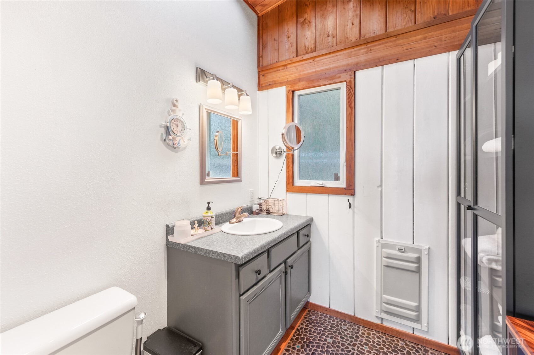10873 Point Vashon Drive SW, Vashon, WA 98070