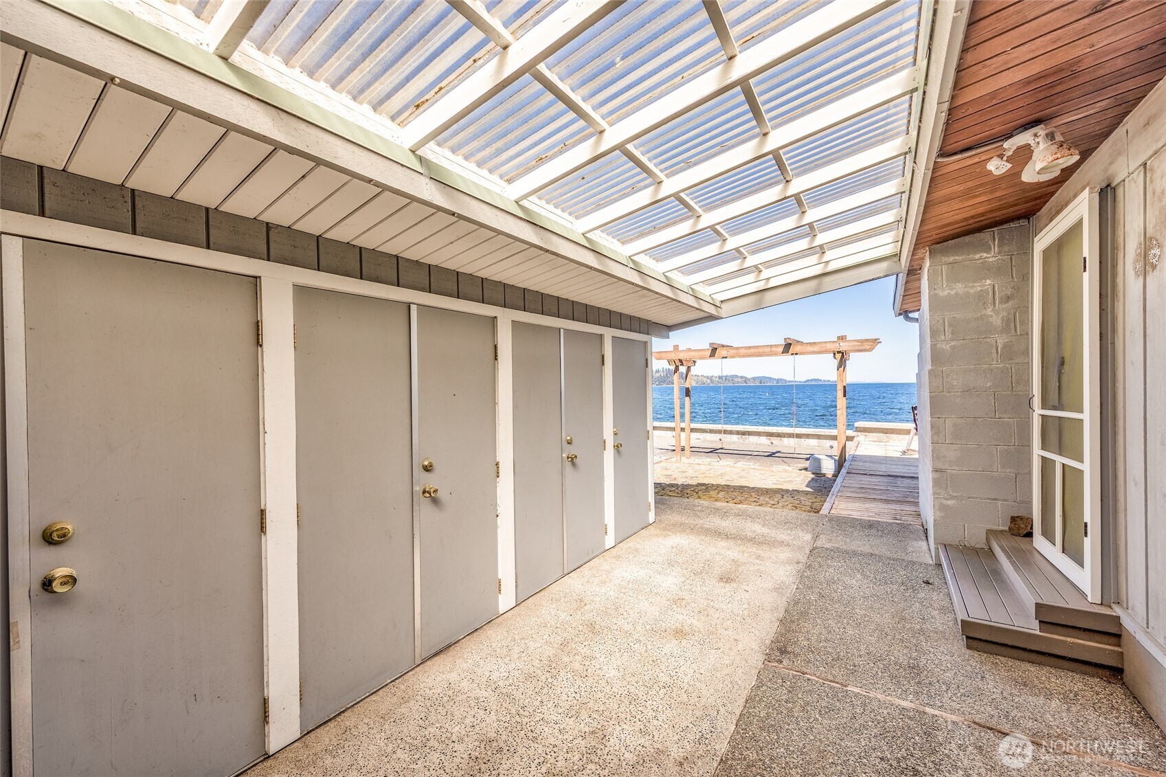 10873 Point Vashon Drive SW, Vashon, WA 98070