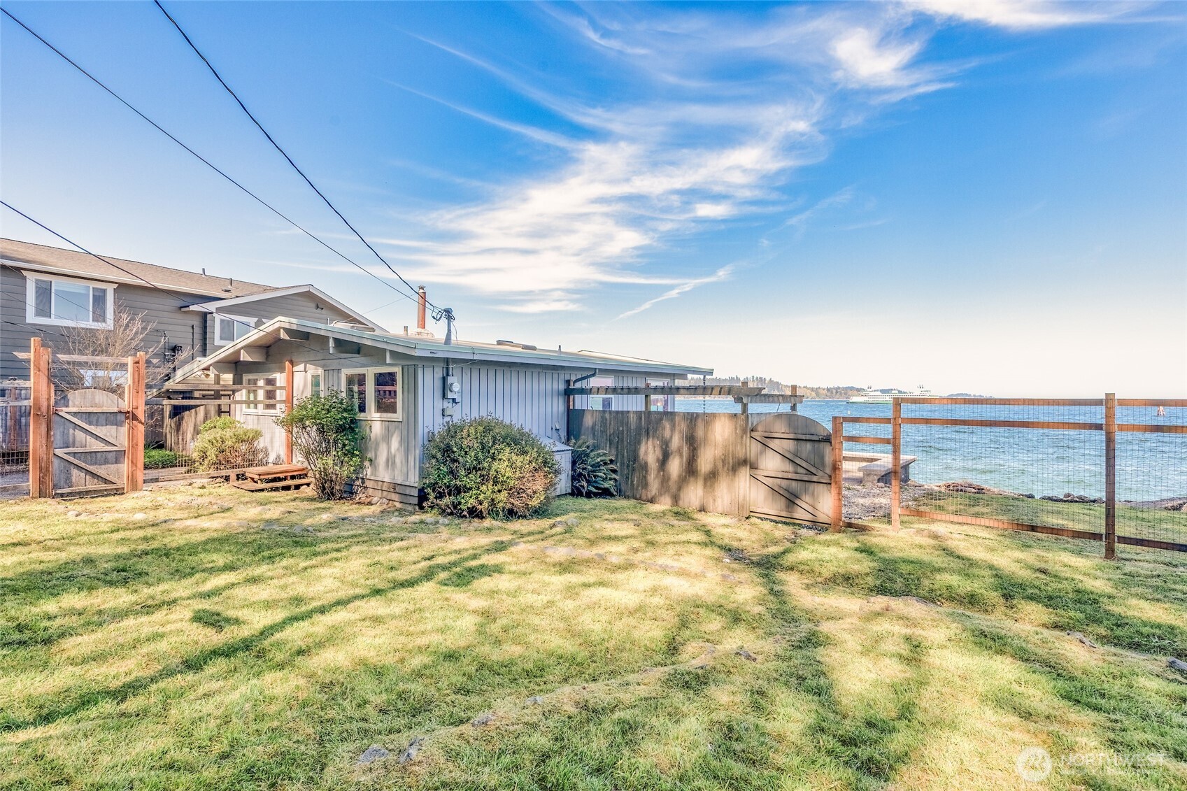 10873 Point Vashon Drive SW, Vashon, WA 98070