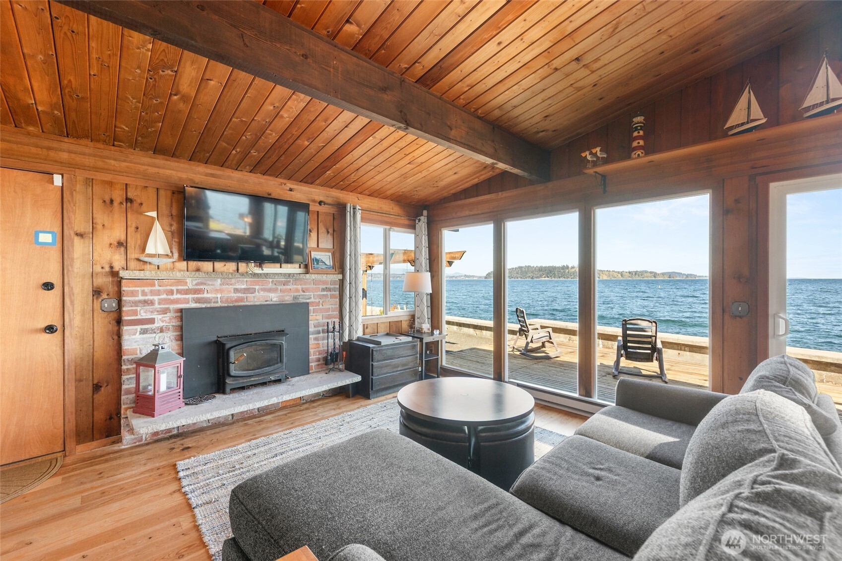 10873 Point Vashon Drive SW, Vashon, WA 98070
