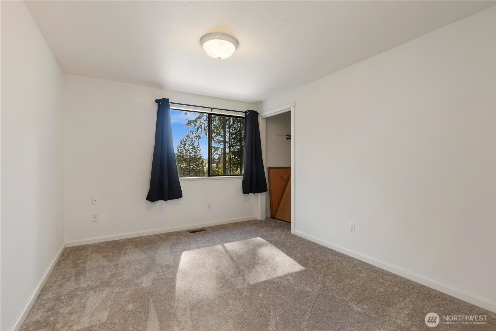 25507 Mountain Drive , Arlington, WA 98223-7284