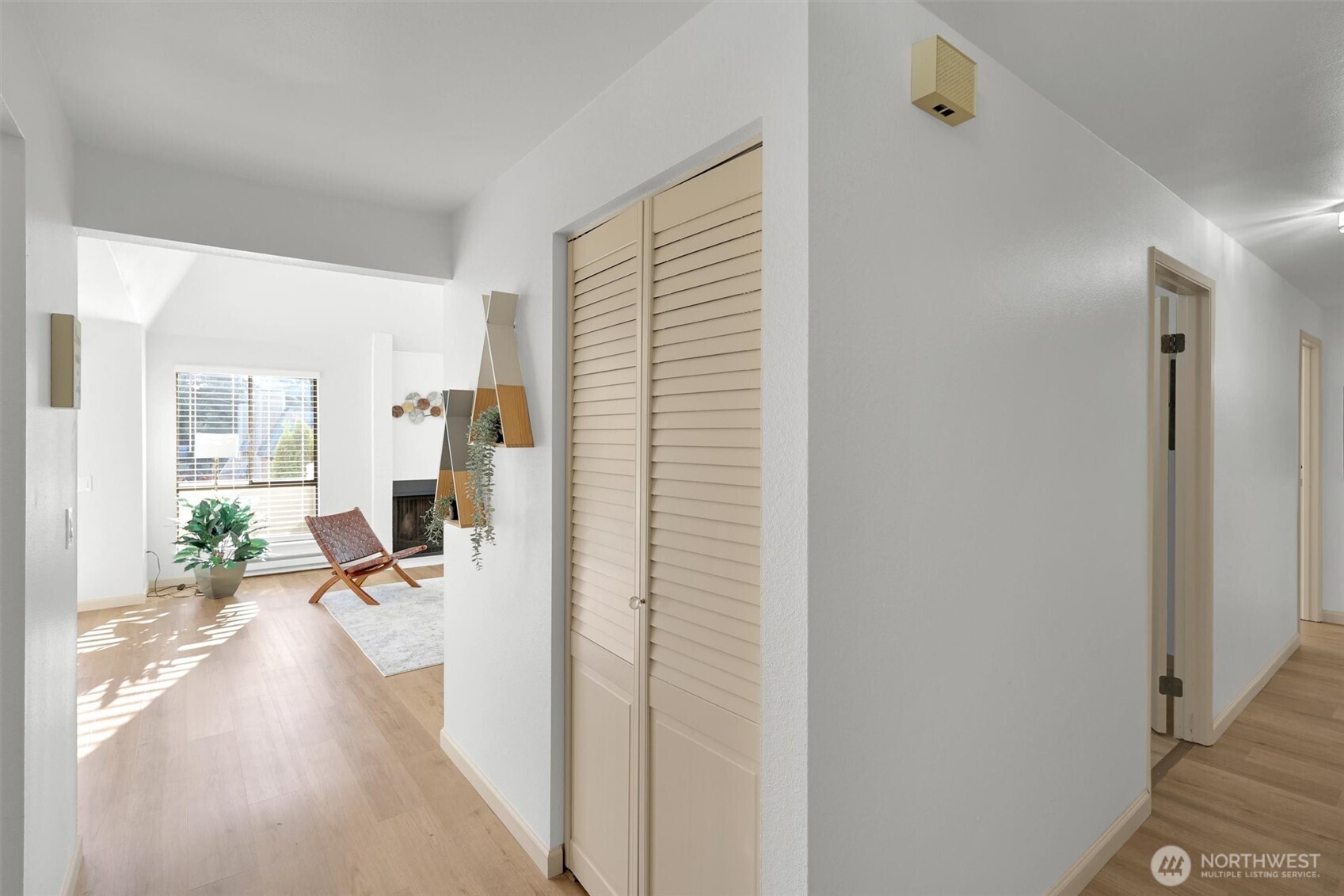 10218 NE 16th Street #Q-7, Bellevue, WA 98004