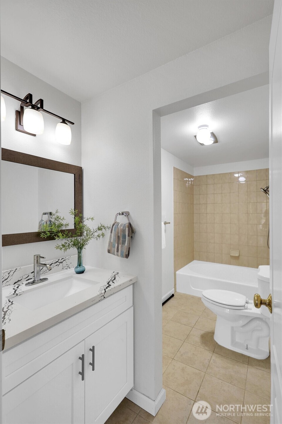 10218 NE 16th Street #Q-7, Bellevue, WA 98004